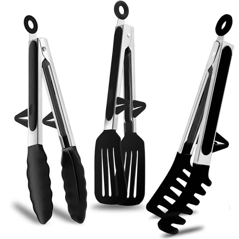 Set van drie DH Food Tongs met siliconen grip en roestvrijstalen frame. Ideaal voor veilig grillen, serveren en koken. Stijlvol zwart design.