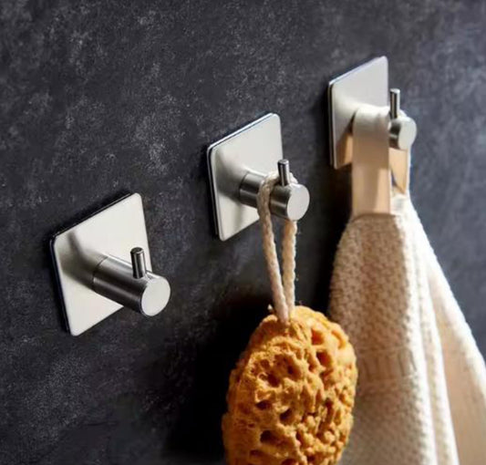 Zelfklevende roestvrijstalen haken voor badkamer en keuken – stevige en stijlvolle
“Set van roestvrijstalen wandhaken voor badkamer en keuken, minimalistisch ontwerp, ideaal voor het ophangen van handdoeken, sponzen en andere accessoires, zelfklevend zonder boren.”