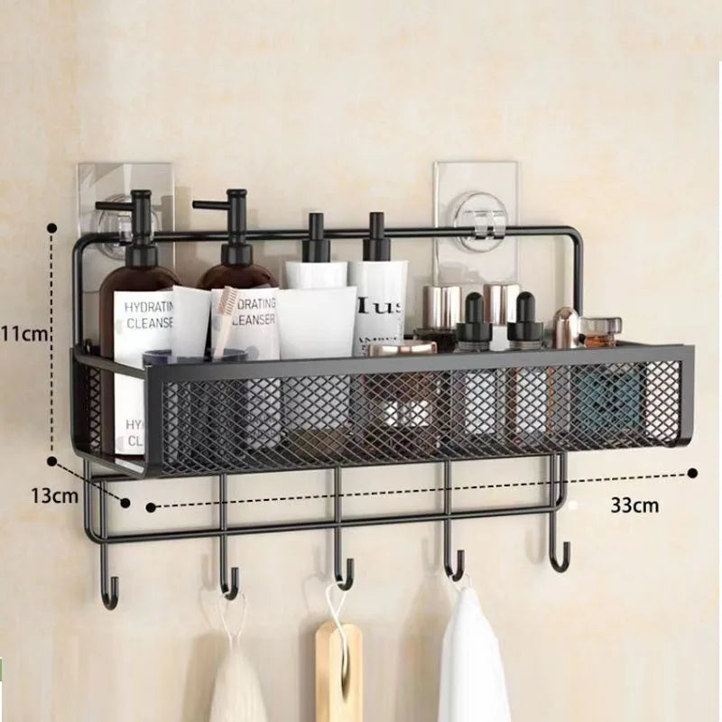 Zwart metalen wandrek 33x13x11 cm met haken, perfect voor het organiseren van flessen en verzorgingsproducten in badkamer of keuken.